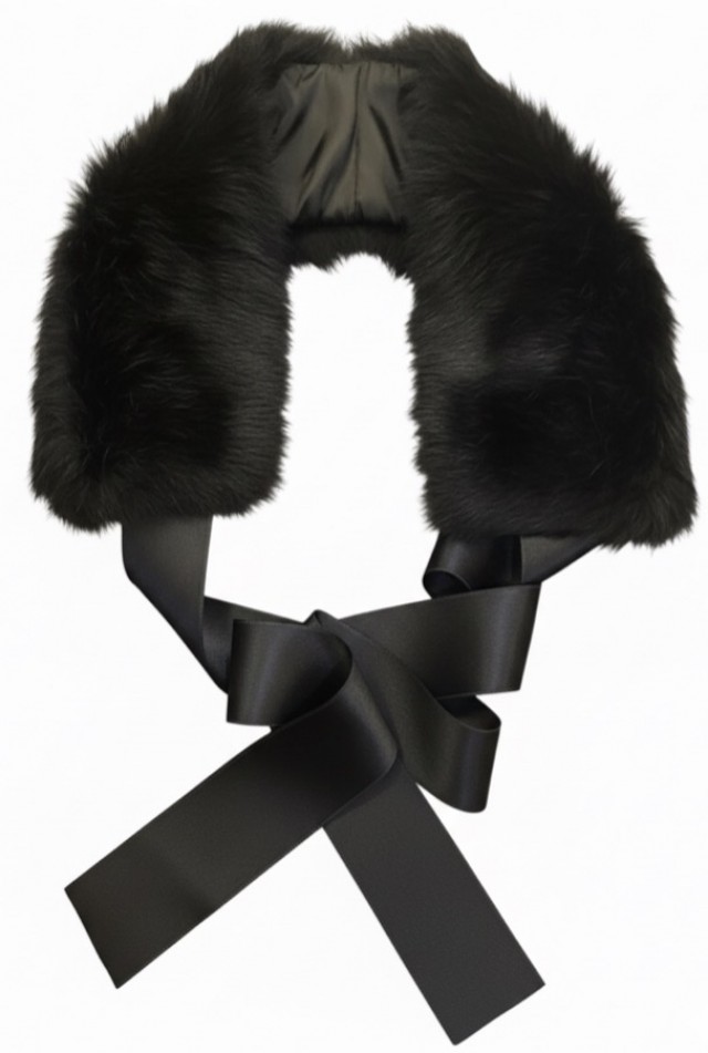 Cuello de pelo negro