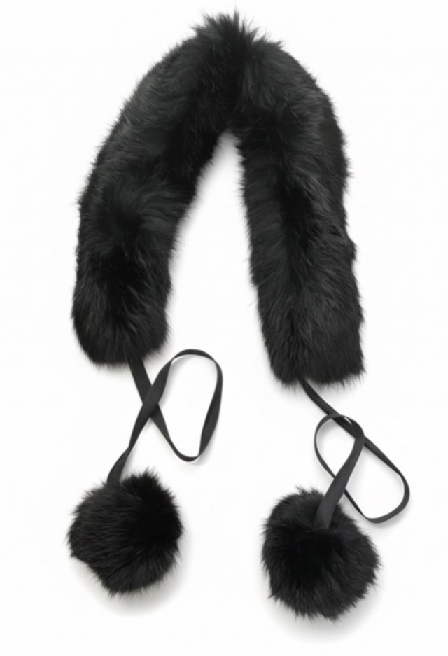 Cuello pelo pompones