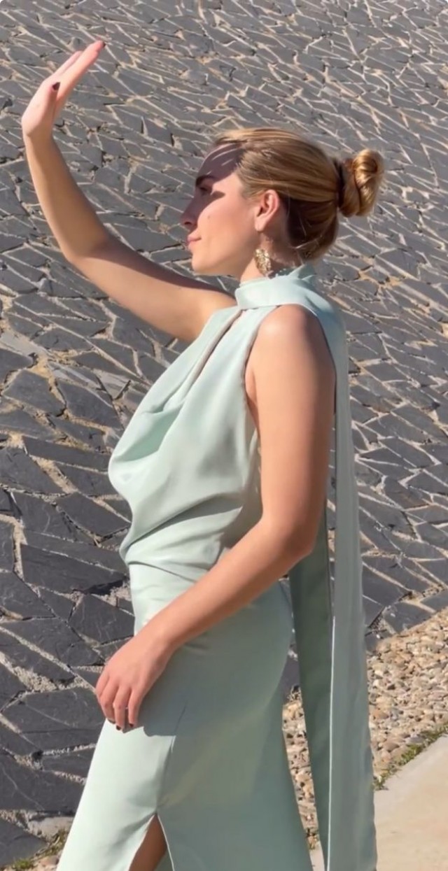 Vestido verde menta y foulard