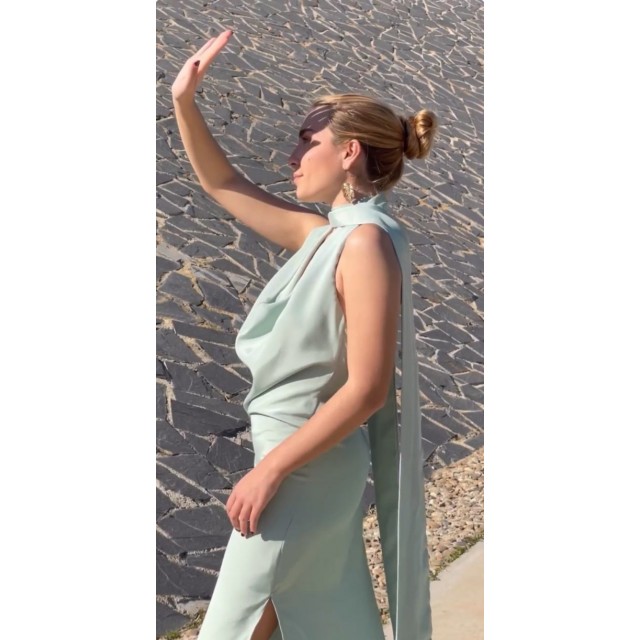 Vestido verde menta y foulard