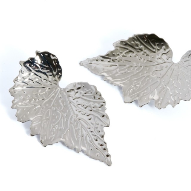 Pendiente hoja plateada