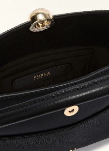 Mengual Concept Store